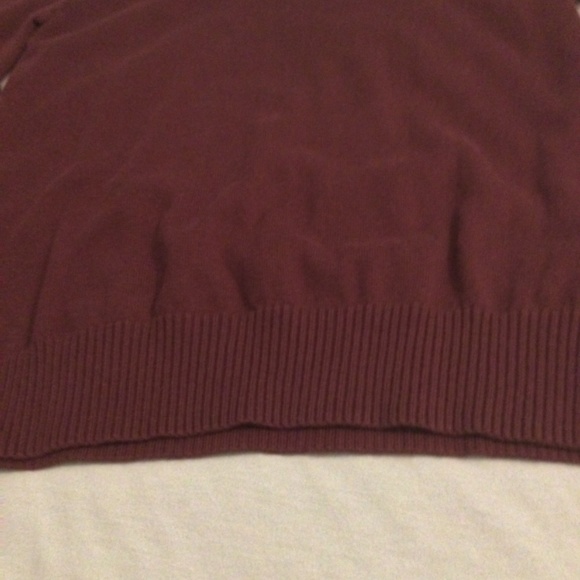 Men’s LARGE Burgundy Abercrombie & Fitch V-Neck Sweater - Picture 4 of 5